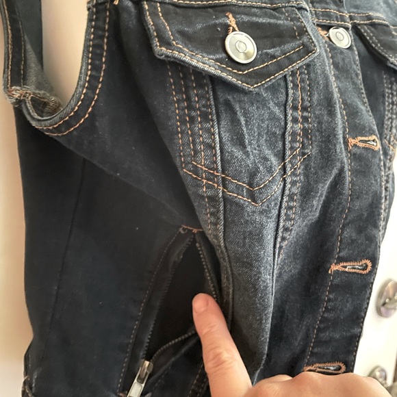 Moto Size Medium blue distressed denim vest with two usable front lower pockets. - Picture 3 of 8